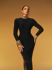 Robe longue bandage à col montant ornée de perles 