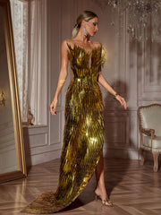 Robe en plumes métalliques dorées 