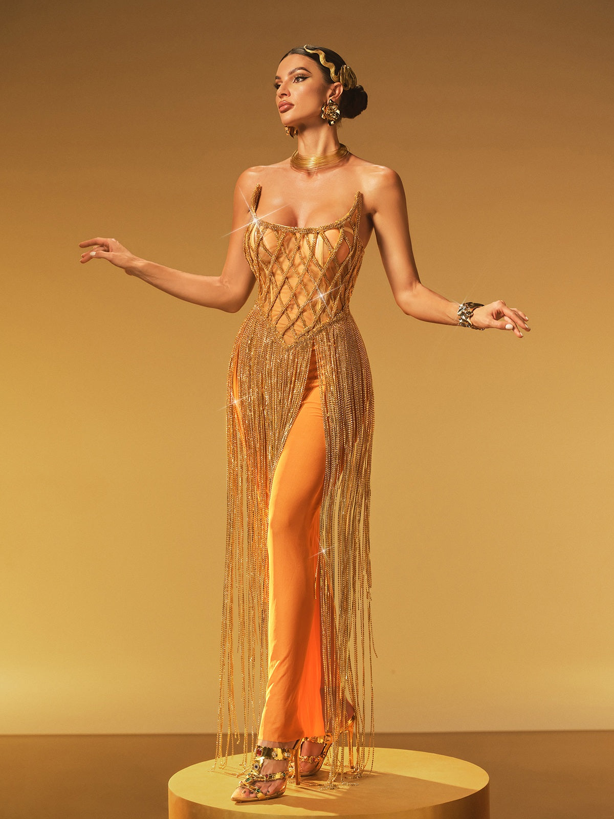 Robe longue bustier en maille à franges et chaînes 