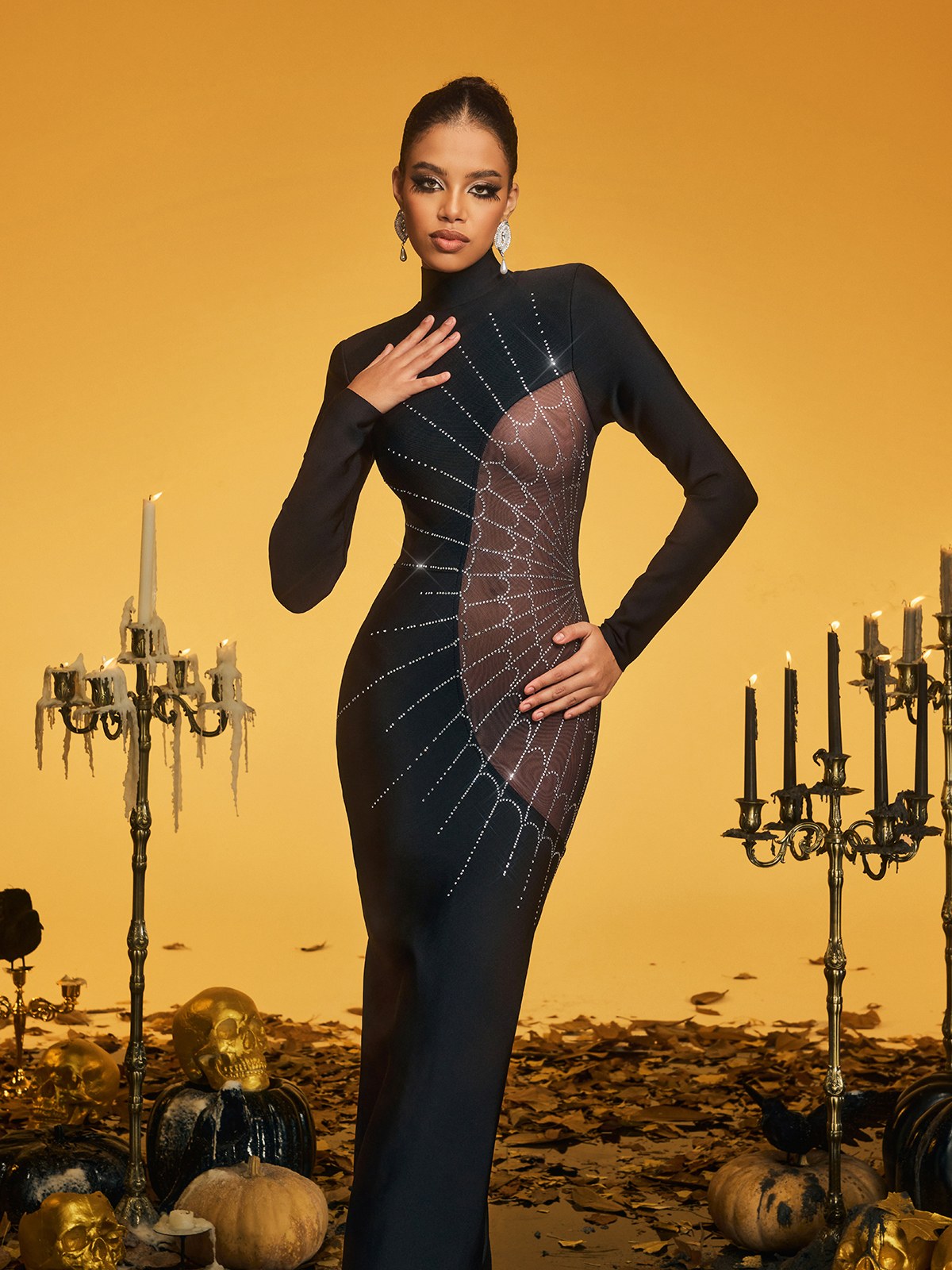 Robe longue bandage à strass et toile d'araignée 