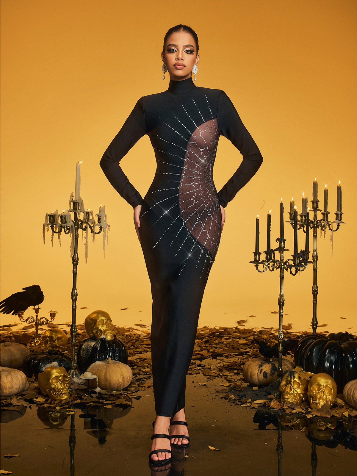 Robe longue bandage à strass et toile d'araignée 
