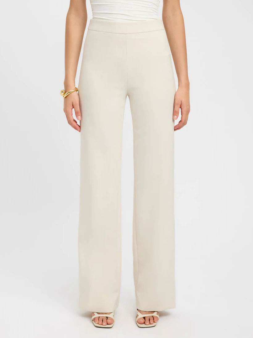 Haut coupé et pantalon évasé