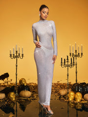 Robe longue en maille diamant argentée 