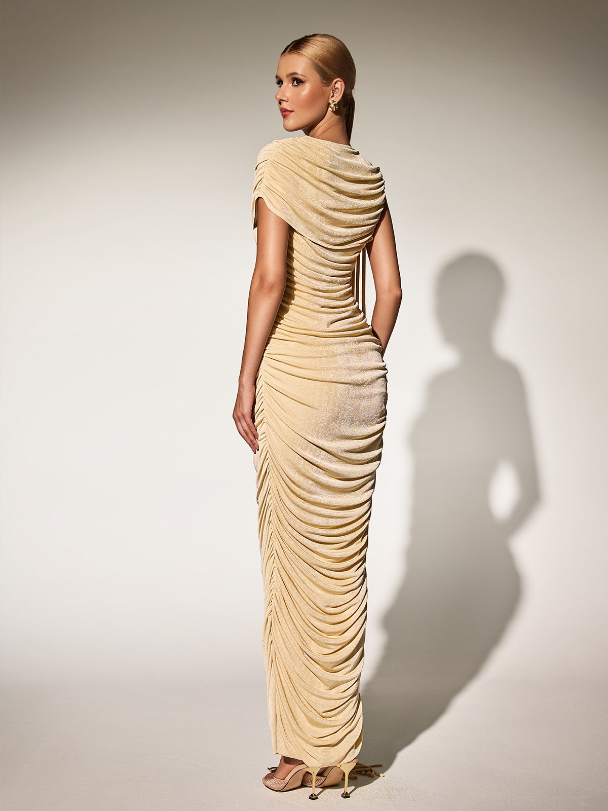 Robe longue drapée beige 