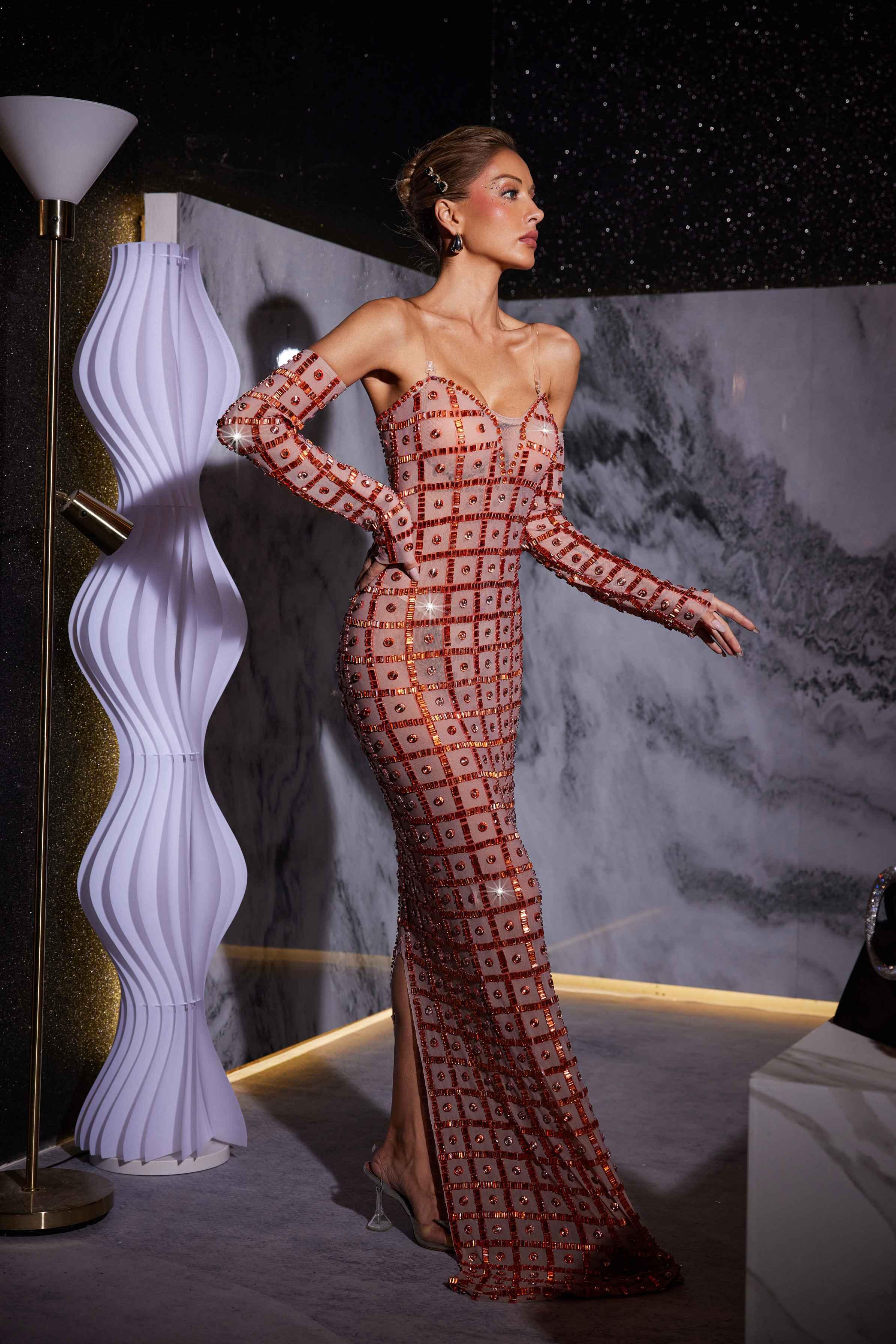 Robe longue en résille strass 