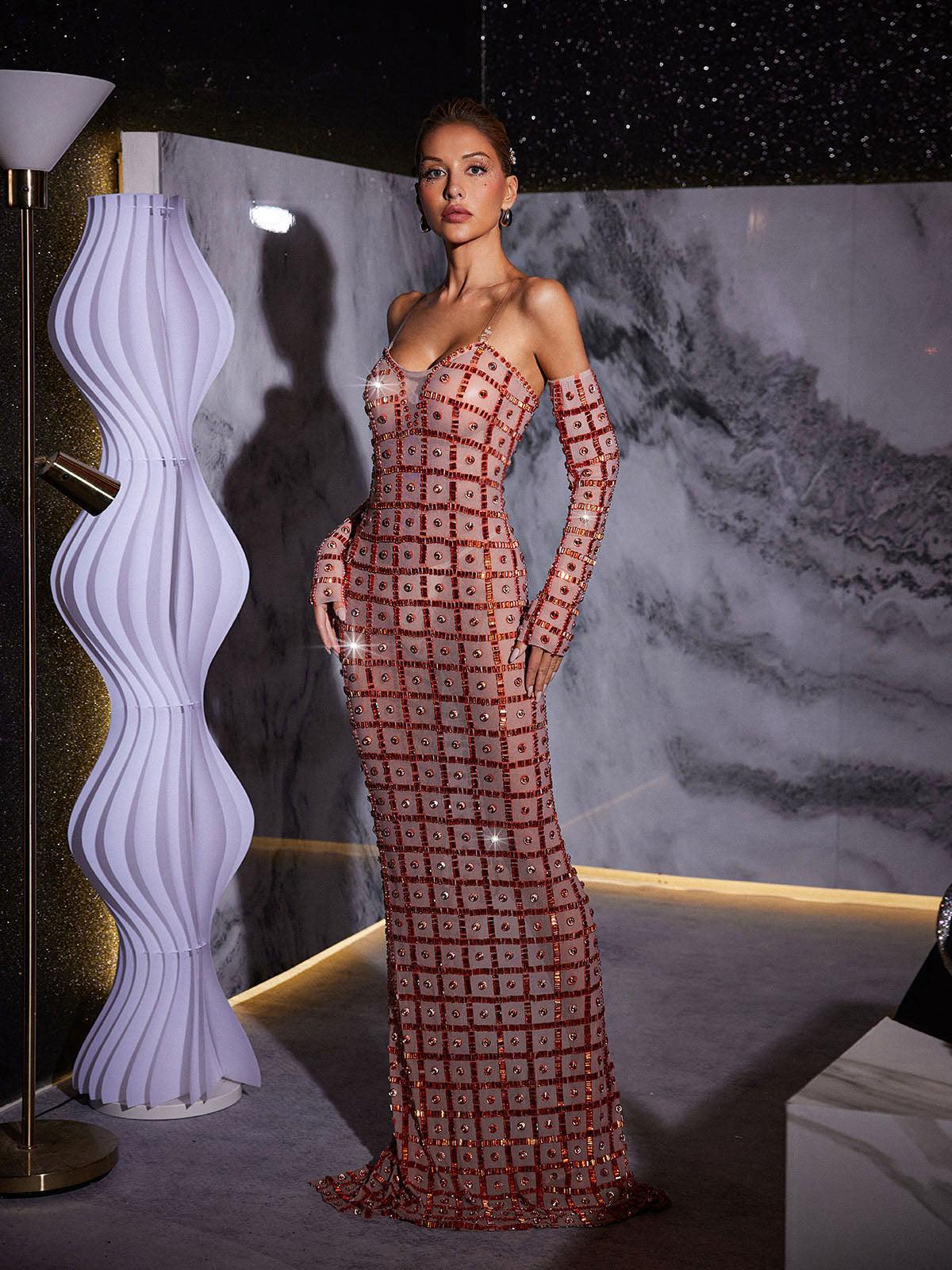 Robe longue en résille strass 