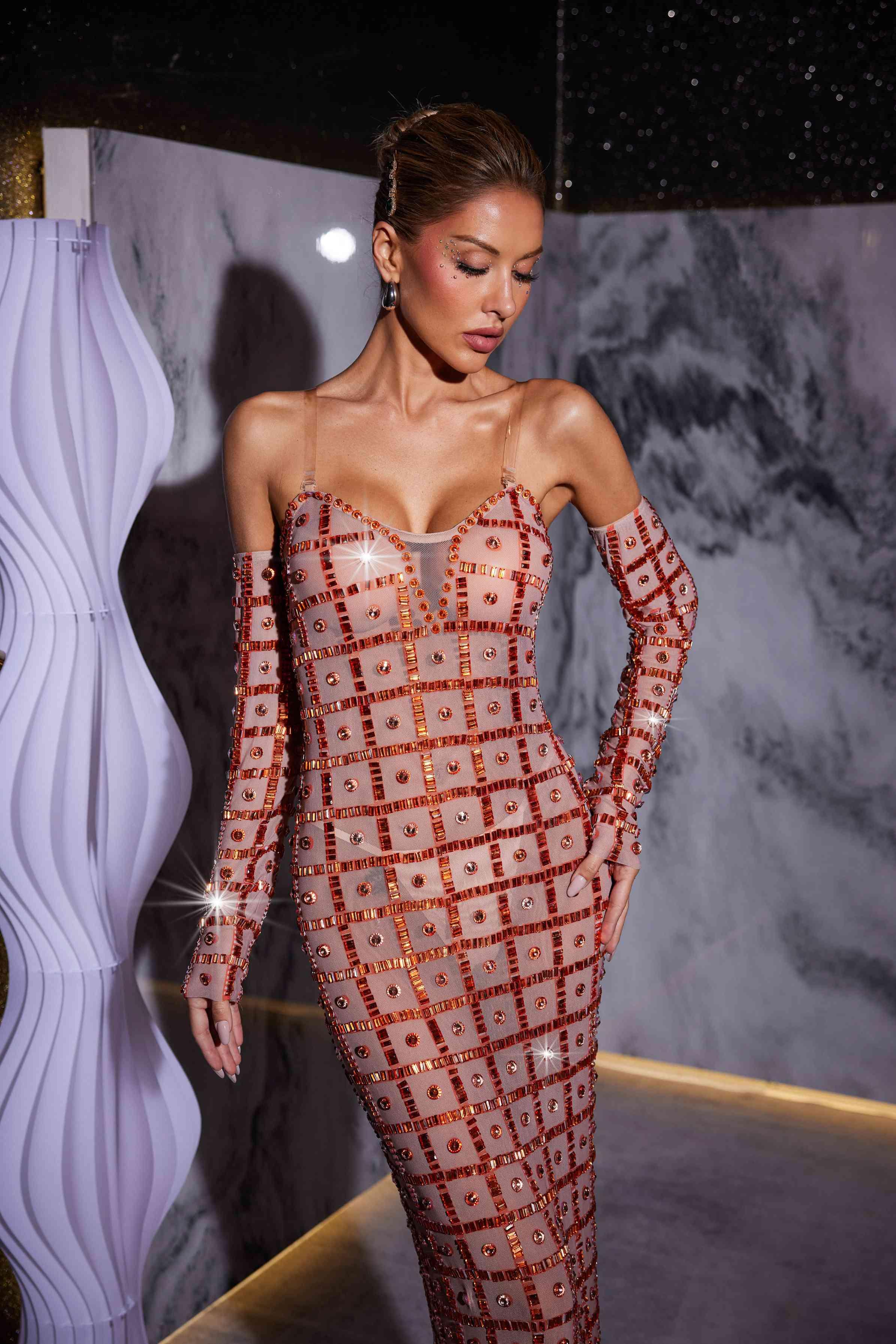 Robe longue en résille strass 