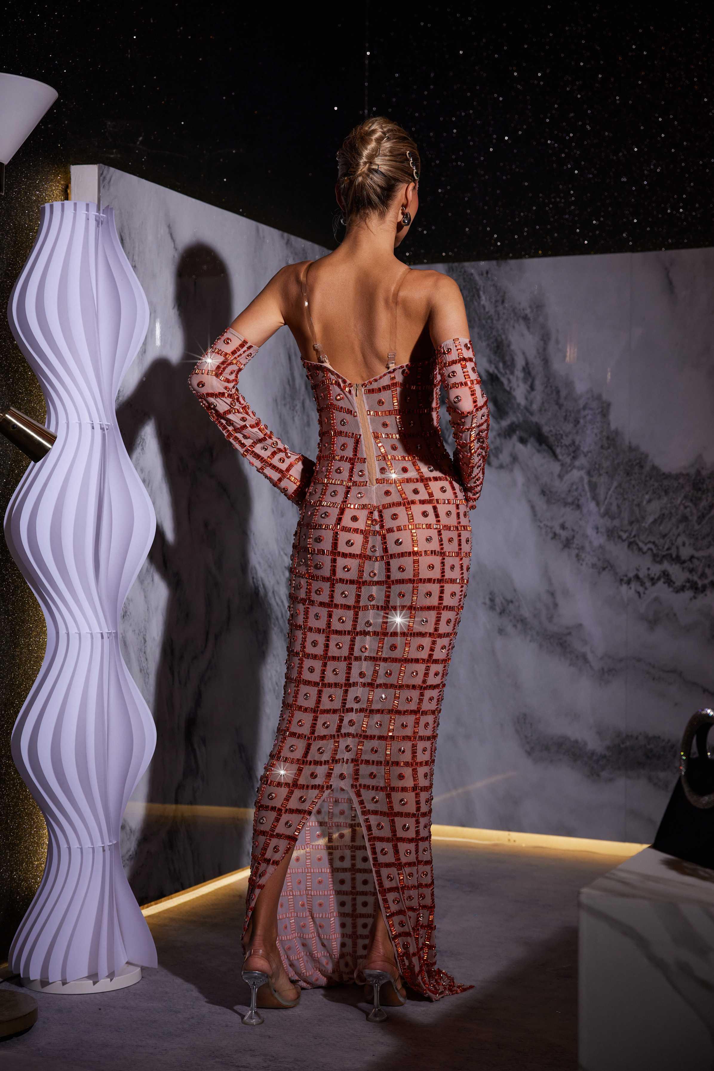 Robe longue en résille strass 