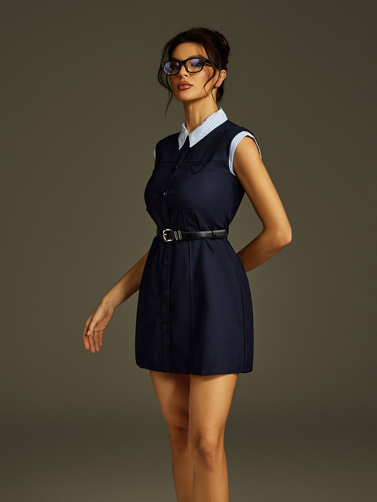 Robe mini à col superposé 