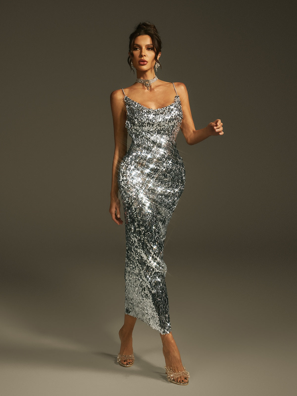 Robe midi à sequins spaghetti argentée 