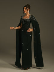 Robe longue à manches cape et strass 