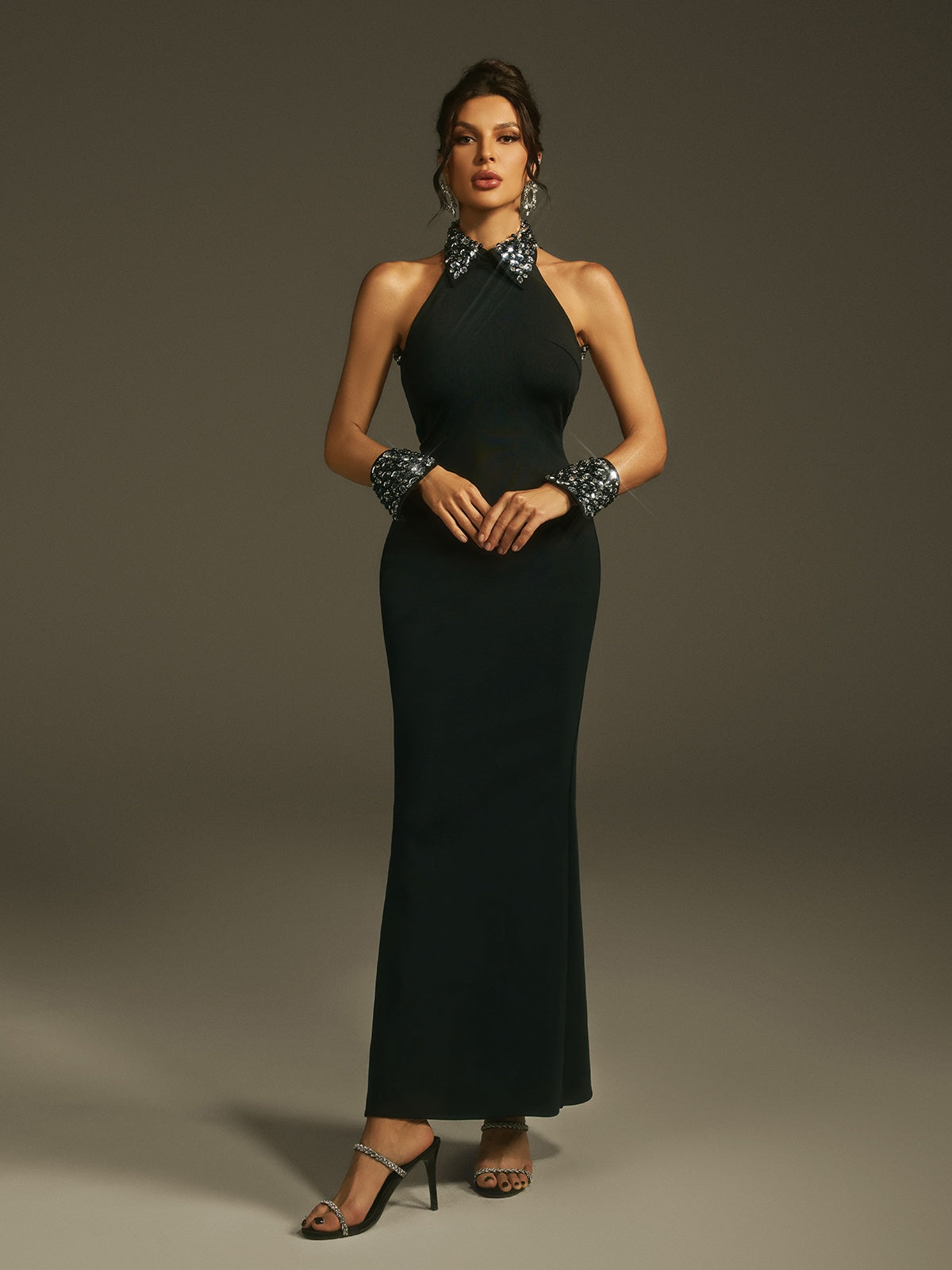 Robe longue dos nu à cristaux 