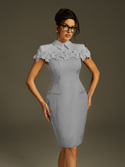 Robe courte à col fleuri grise 