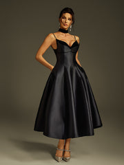 Robe midi en satin à fines bretelles 