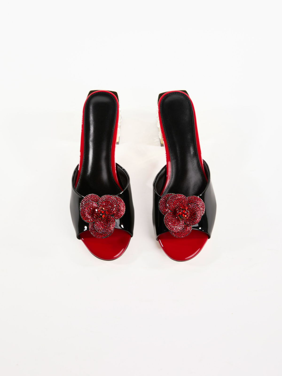 Sandales à fleurs et strass