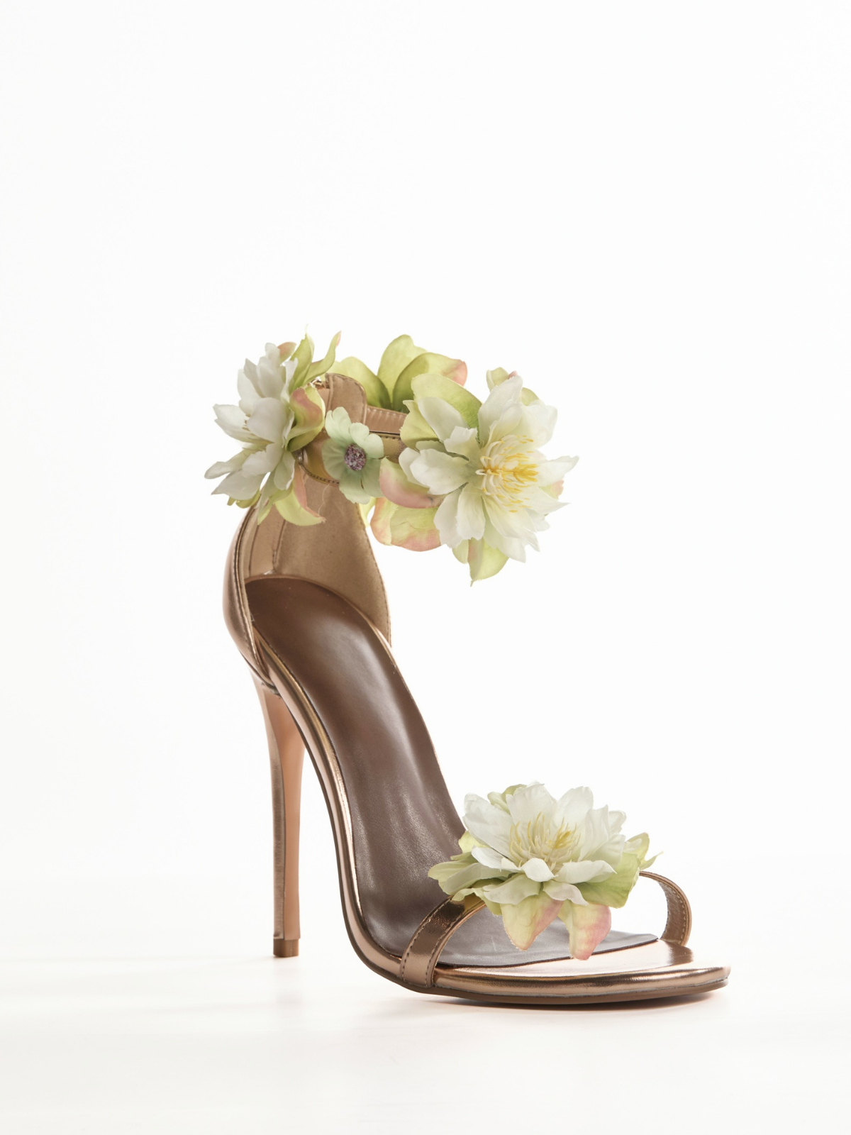 Sandales à fleurs