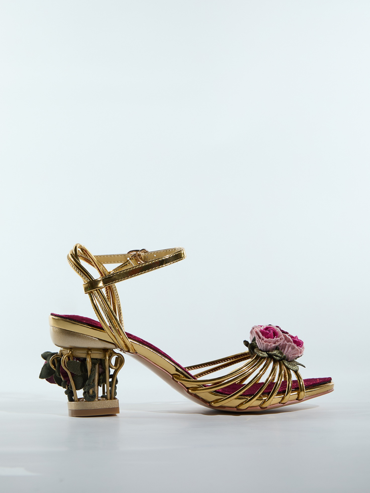 Sandales en velours fleuri