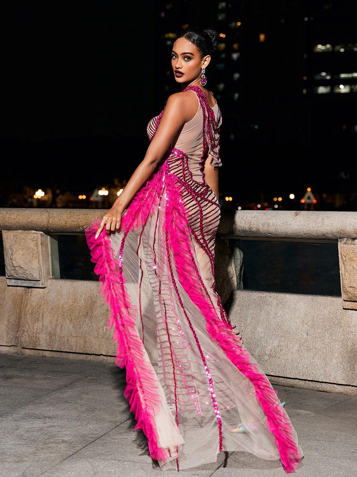 Robe en tulle à sequins drapée et découpée rose fuchsia 