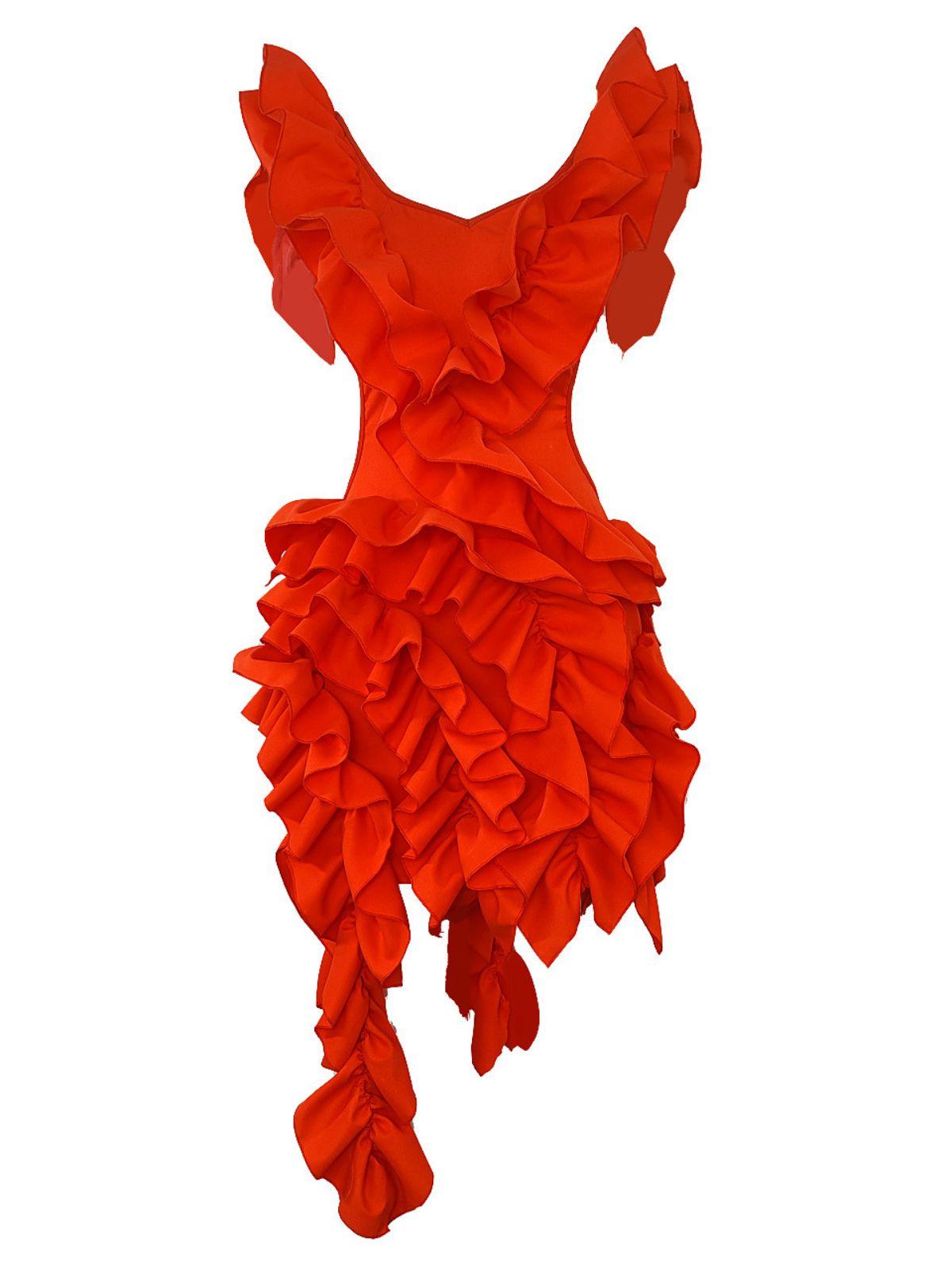 Robe orange à volants et découpes 