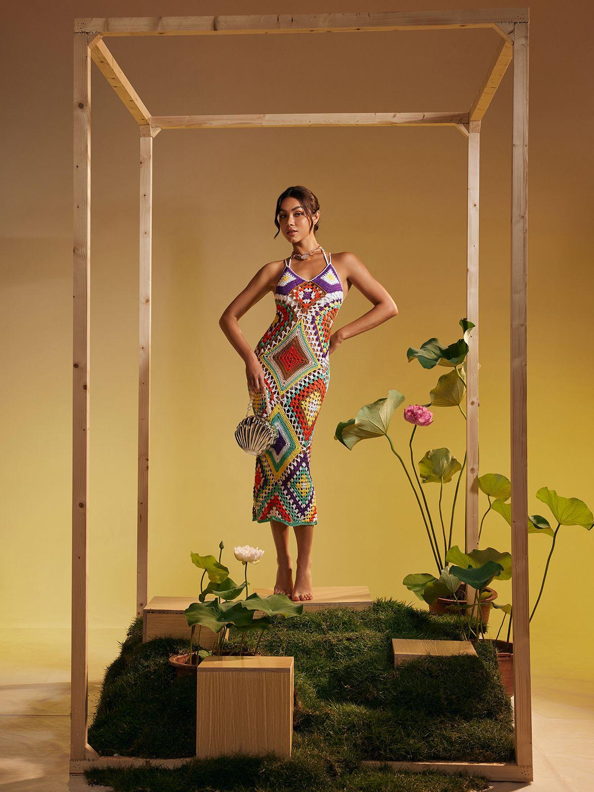 Robe en maille ajourée imprimée spaghetti 