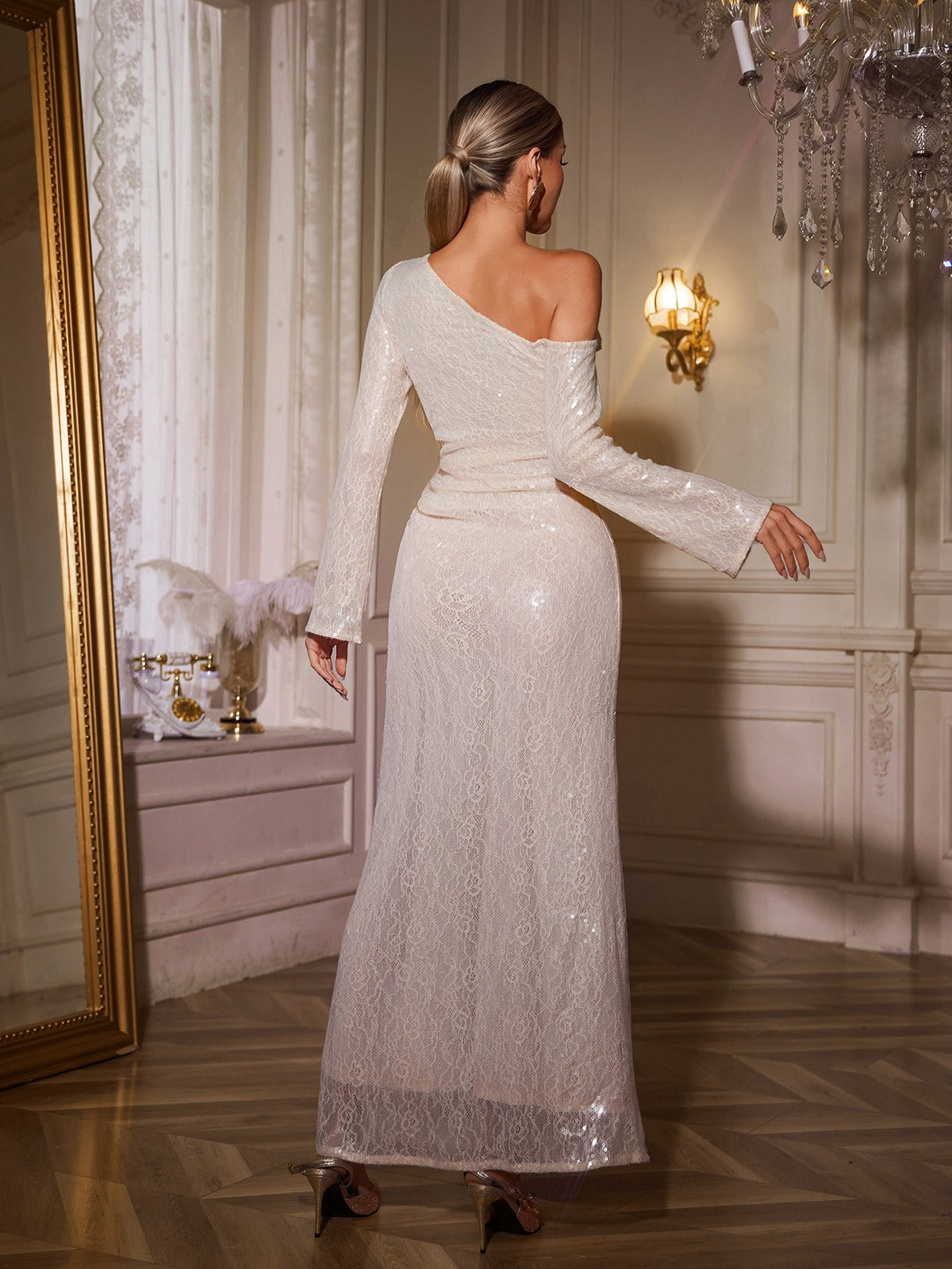 Robe longue à sequins fleuris 