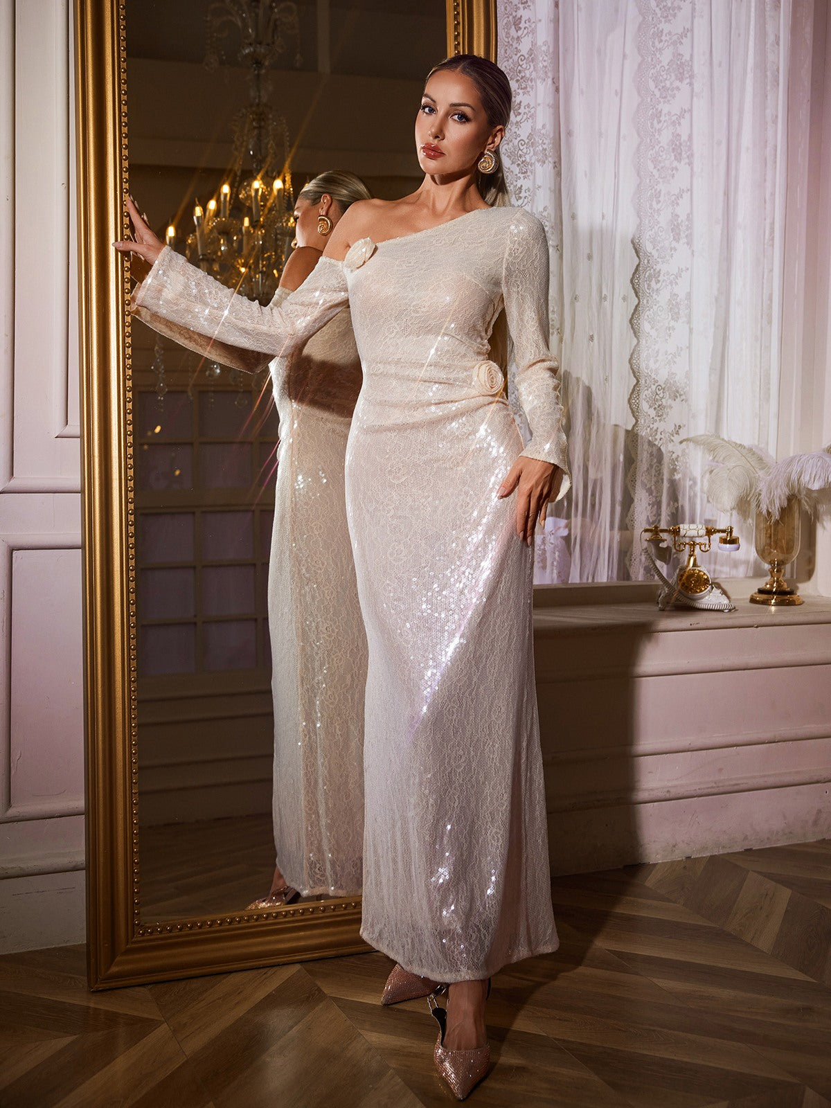 Robe longue à sequins fleuris 