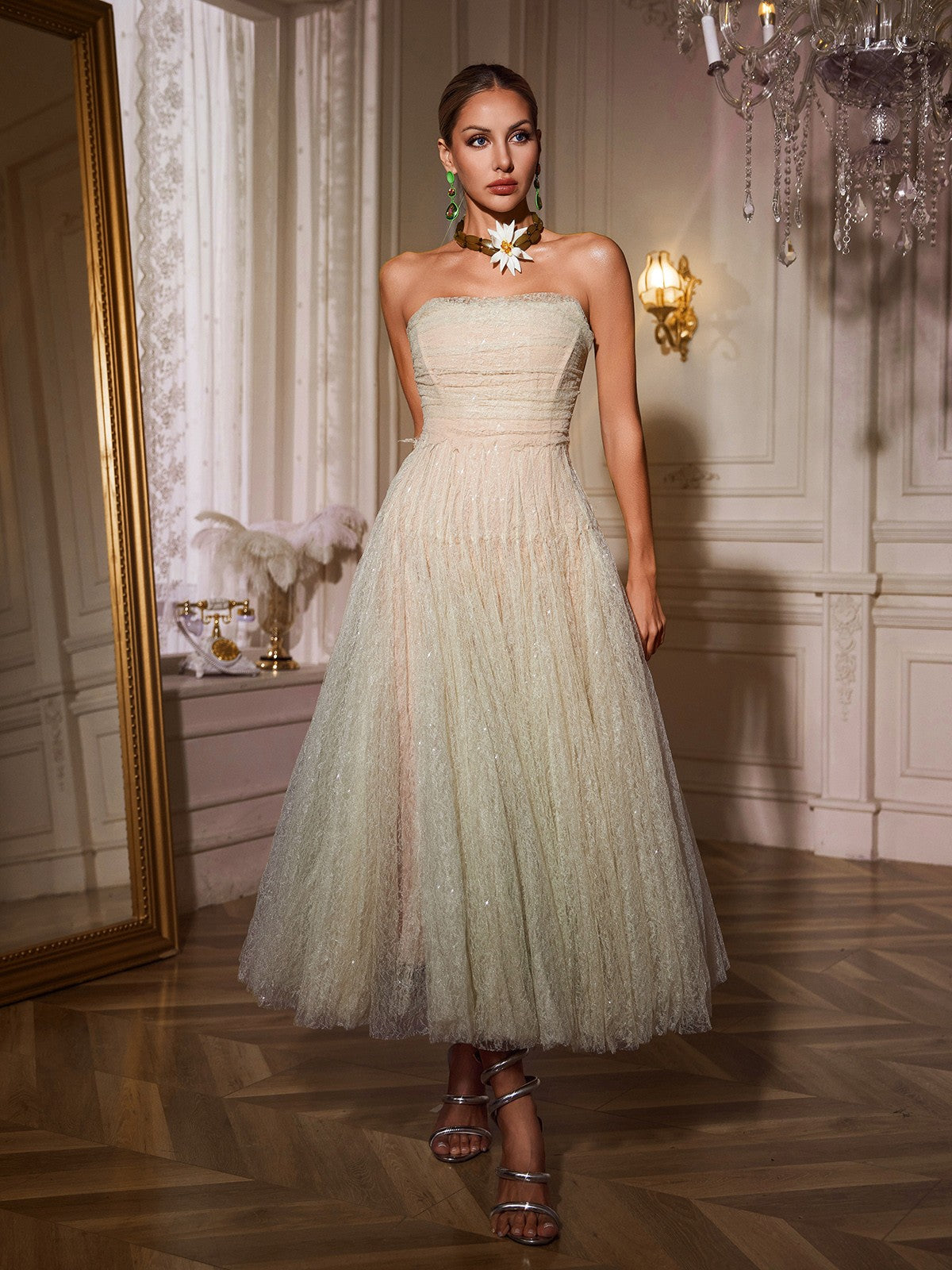 Robe midi bustier en maille froncée verte 