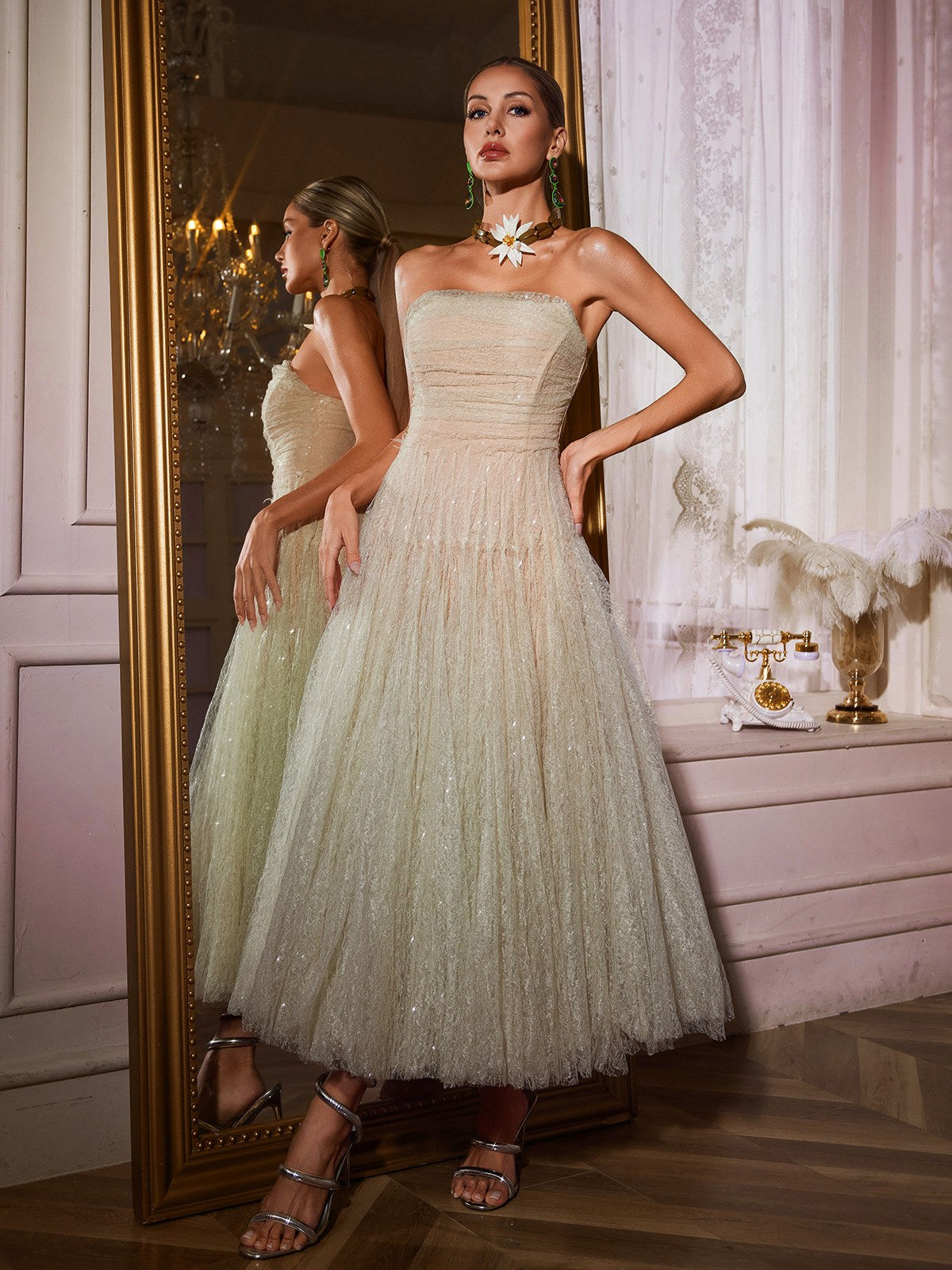 Robe midi bustier en maille froncée verte 