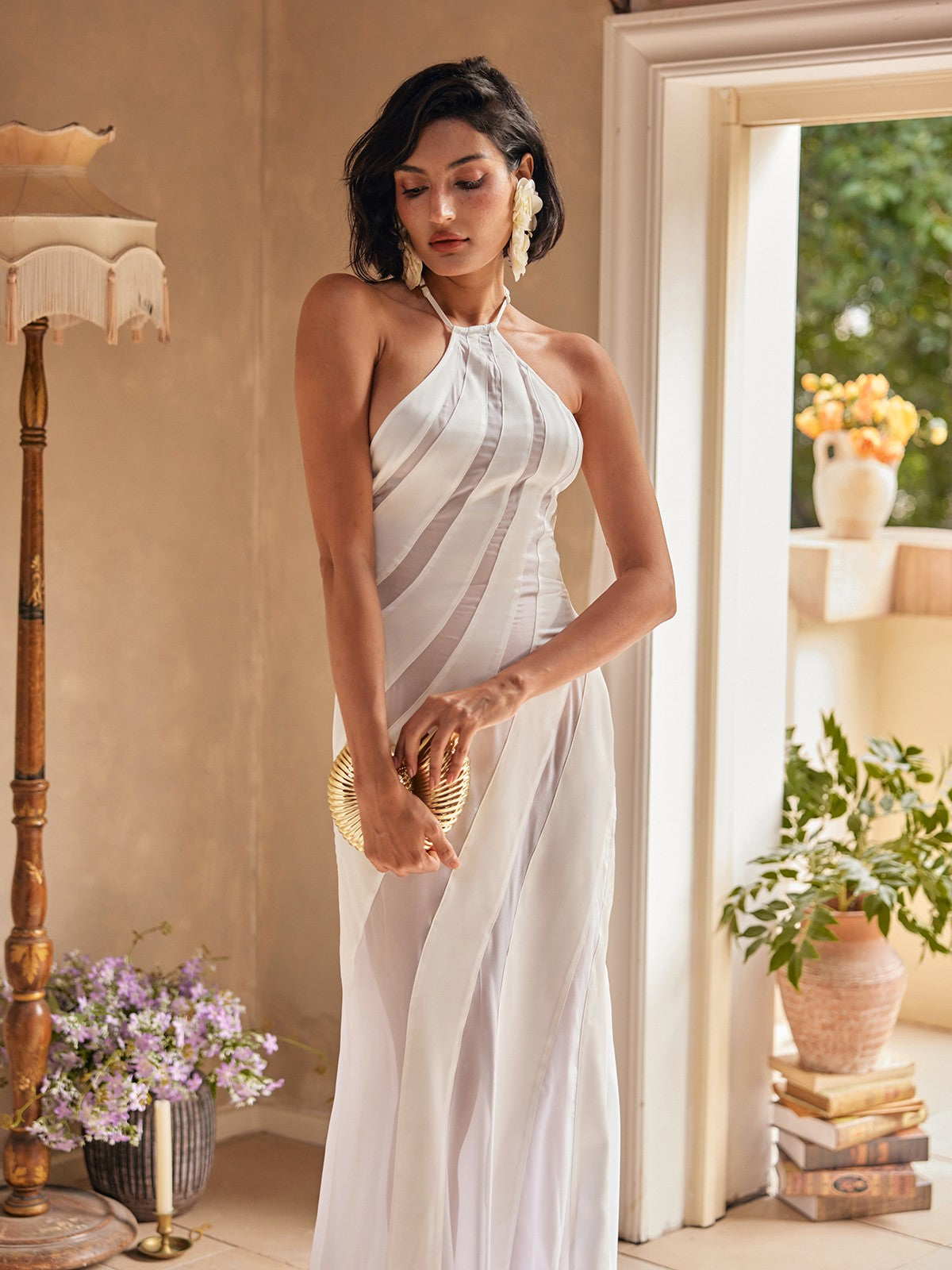 Robe longue en satin à col halter 