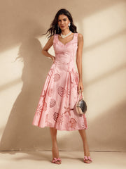 Robe midi sans manches à découpes et broderies 