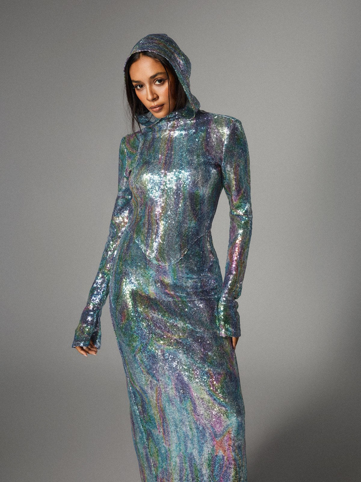 Robe maxi à capuche et manches longues ombrées bleu clair 