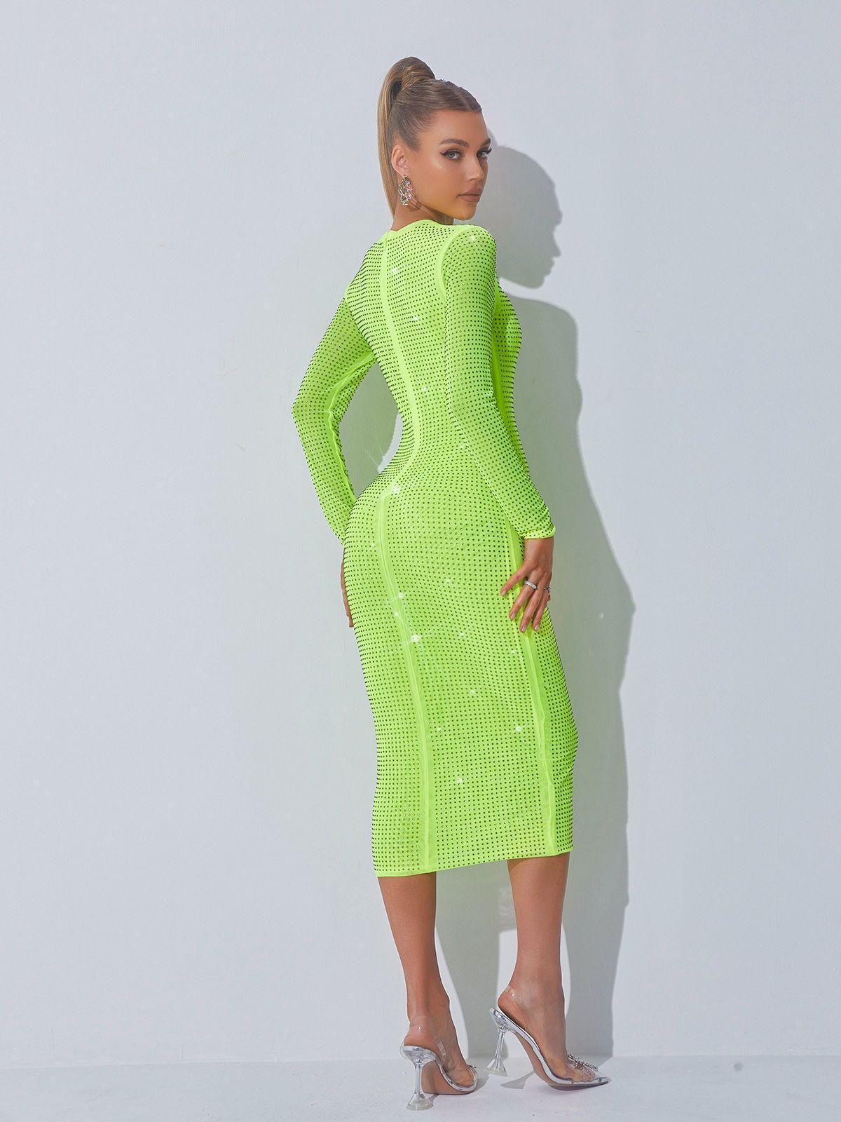 Robe midi verte ornée de cristaux 