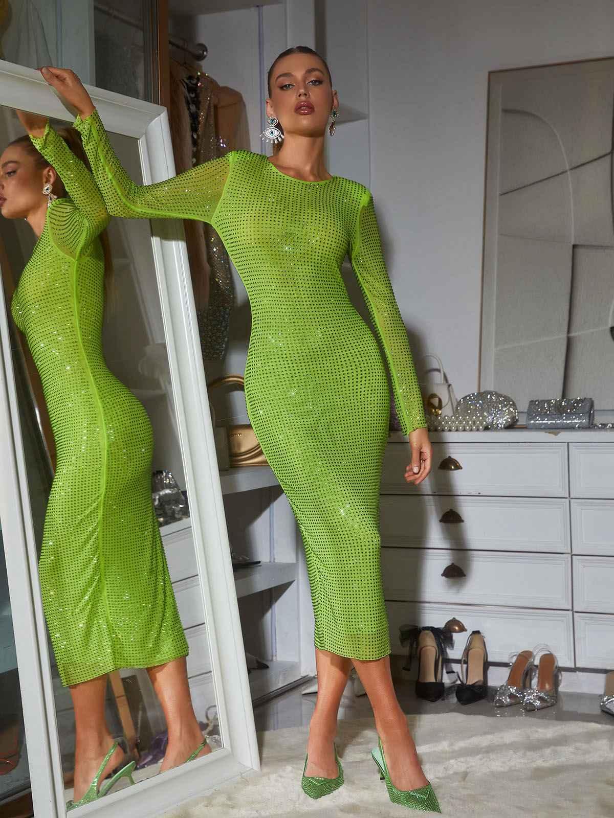 Robe midi verte à manches longues et cristaux 