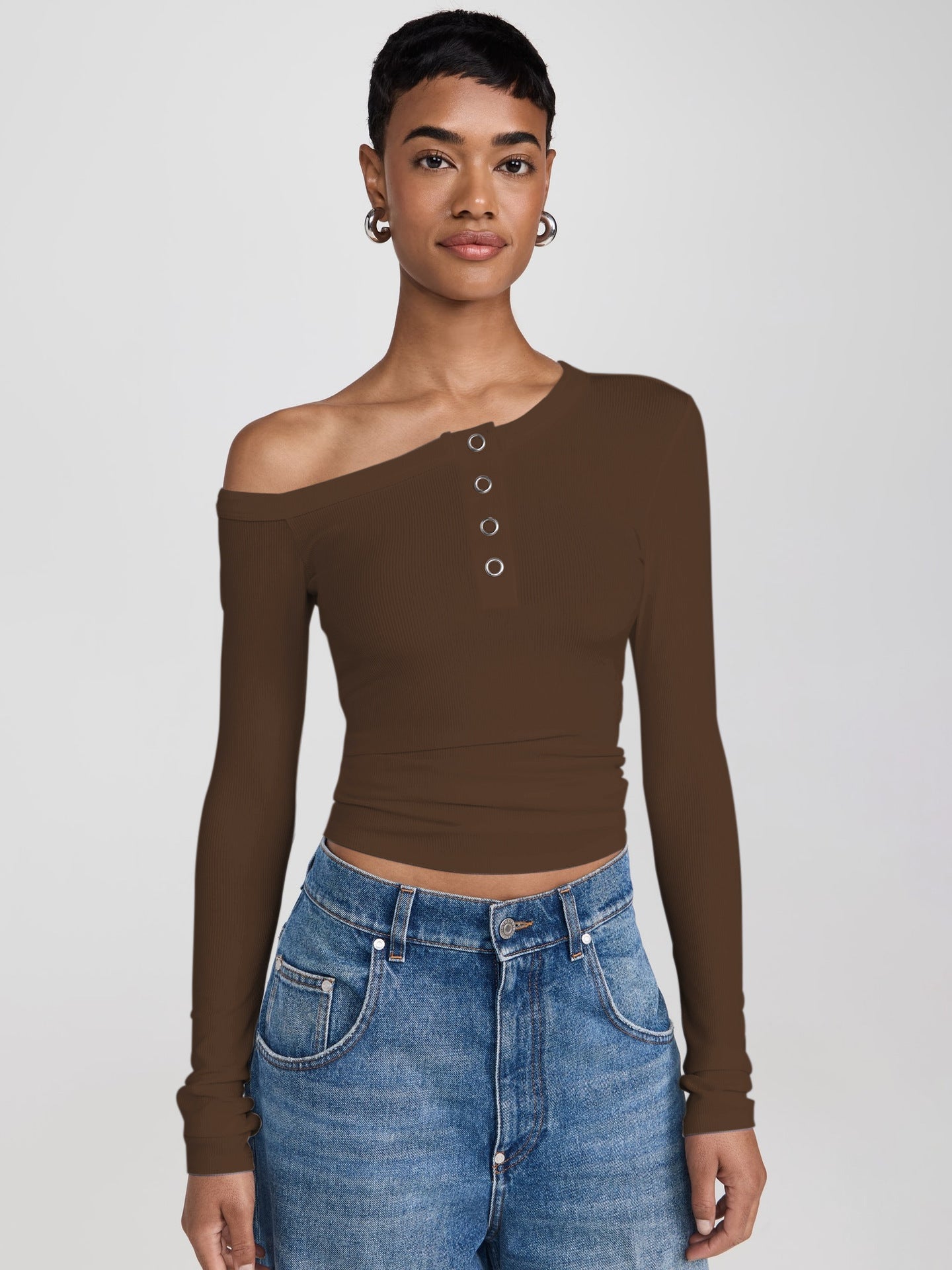 Haut à épaules dénudées élégant et original