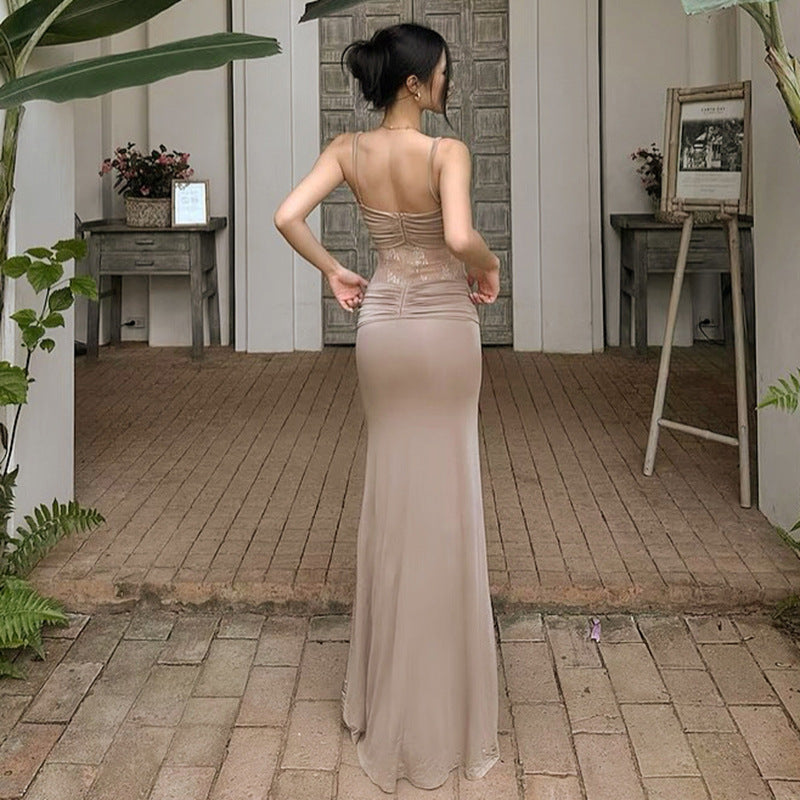 Robe longue en dentelle nude douce