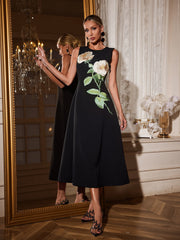 Robe midi sans manches noire brodée de fleurs 