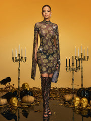 Robe courte à manches cape et strass roses 