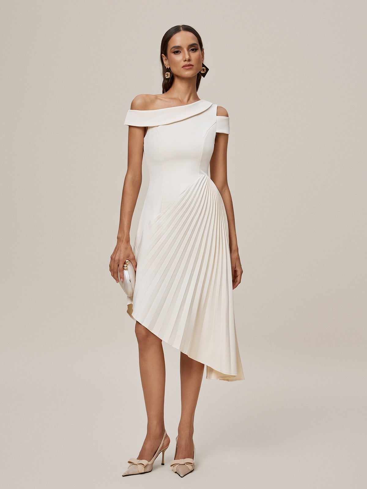 Robe midi plissée asymétrique 