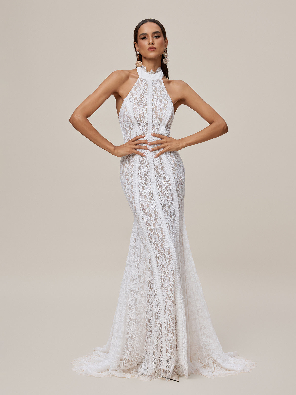 Robe longue en dentelle à col halter 