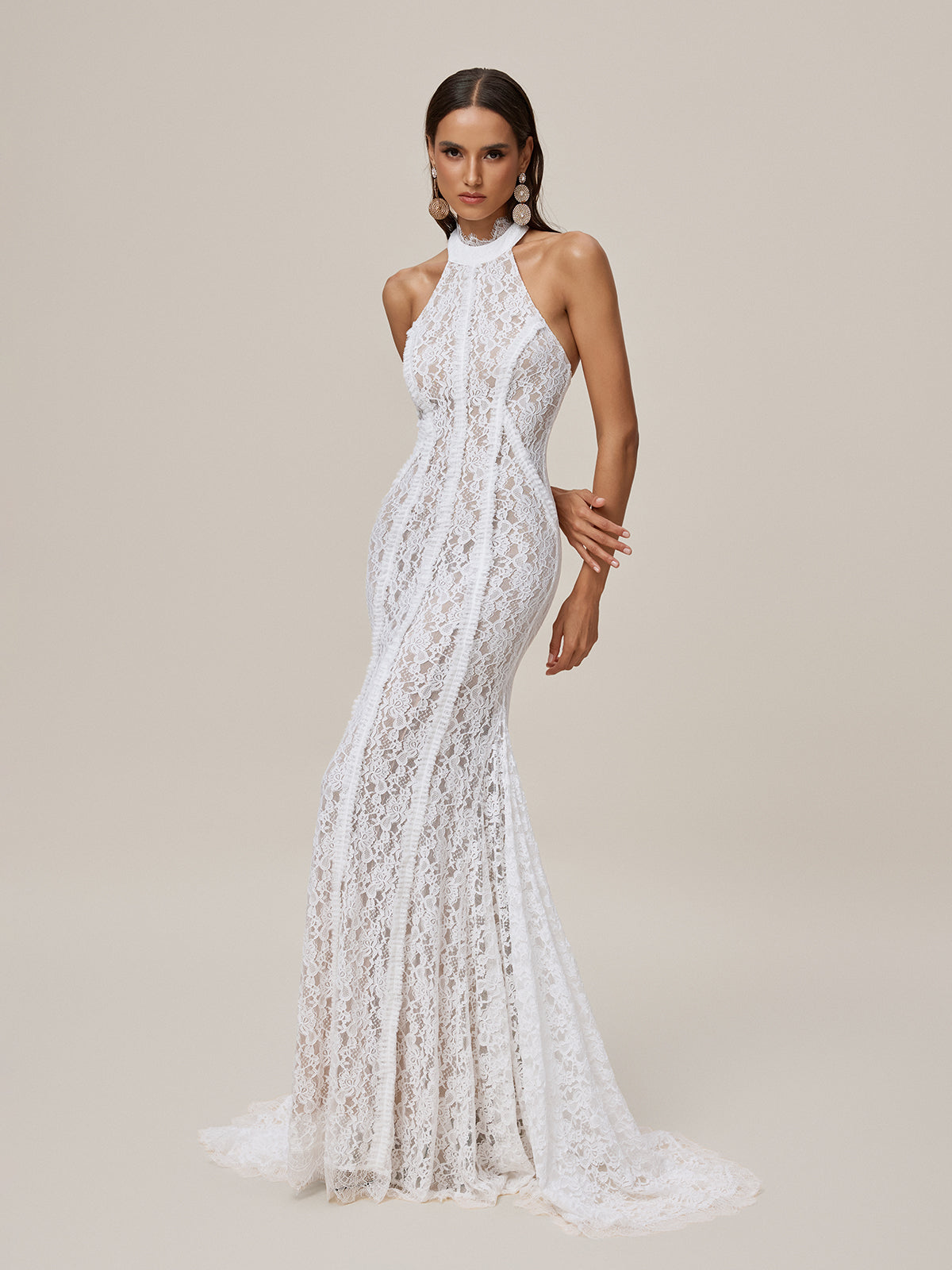 Robe longue en dentelle à col halter 