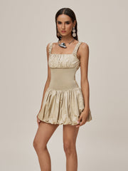 Robe mini froncée à volants 