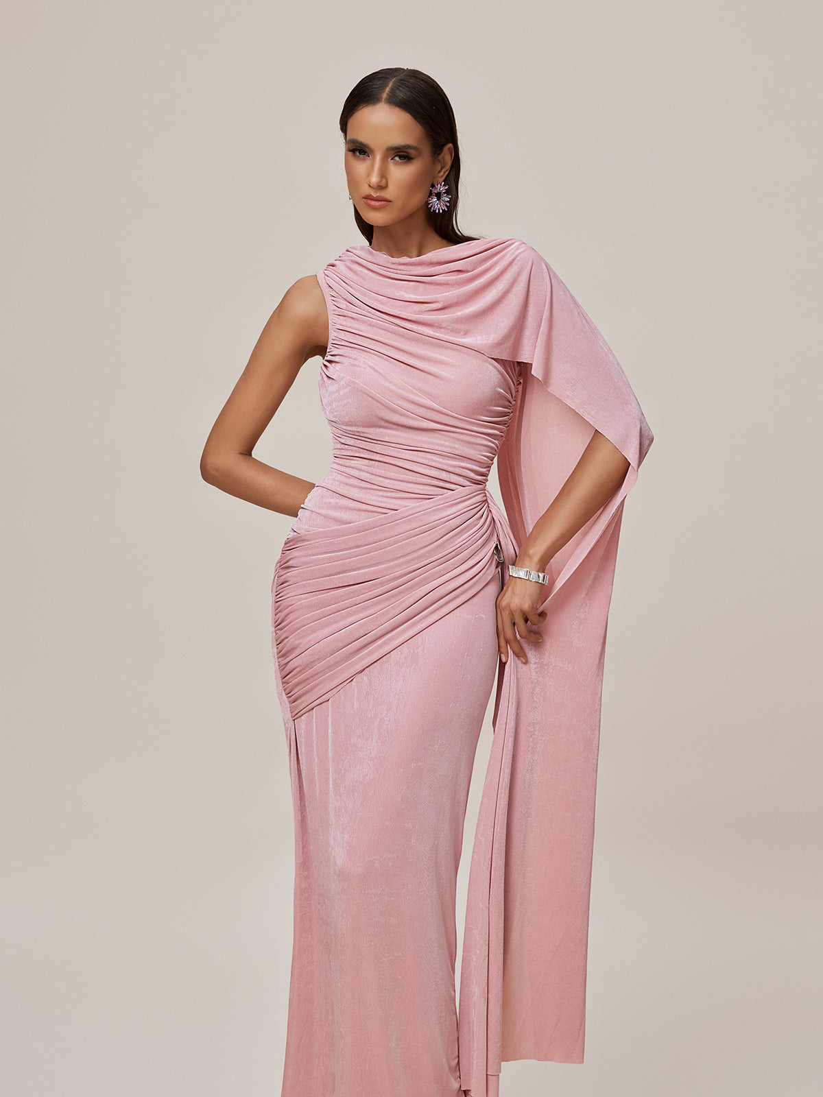 Robe longue drapée à châle froncée 