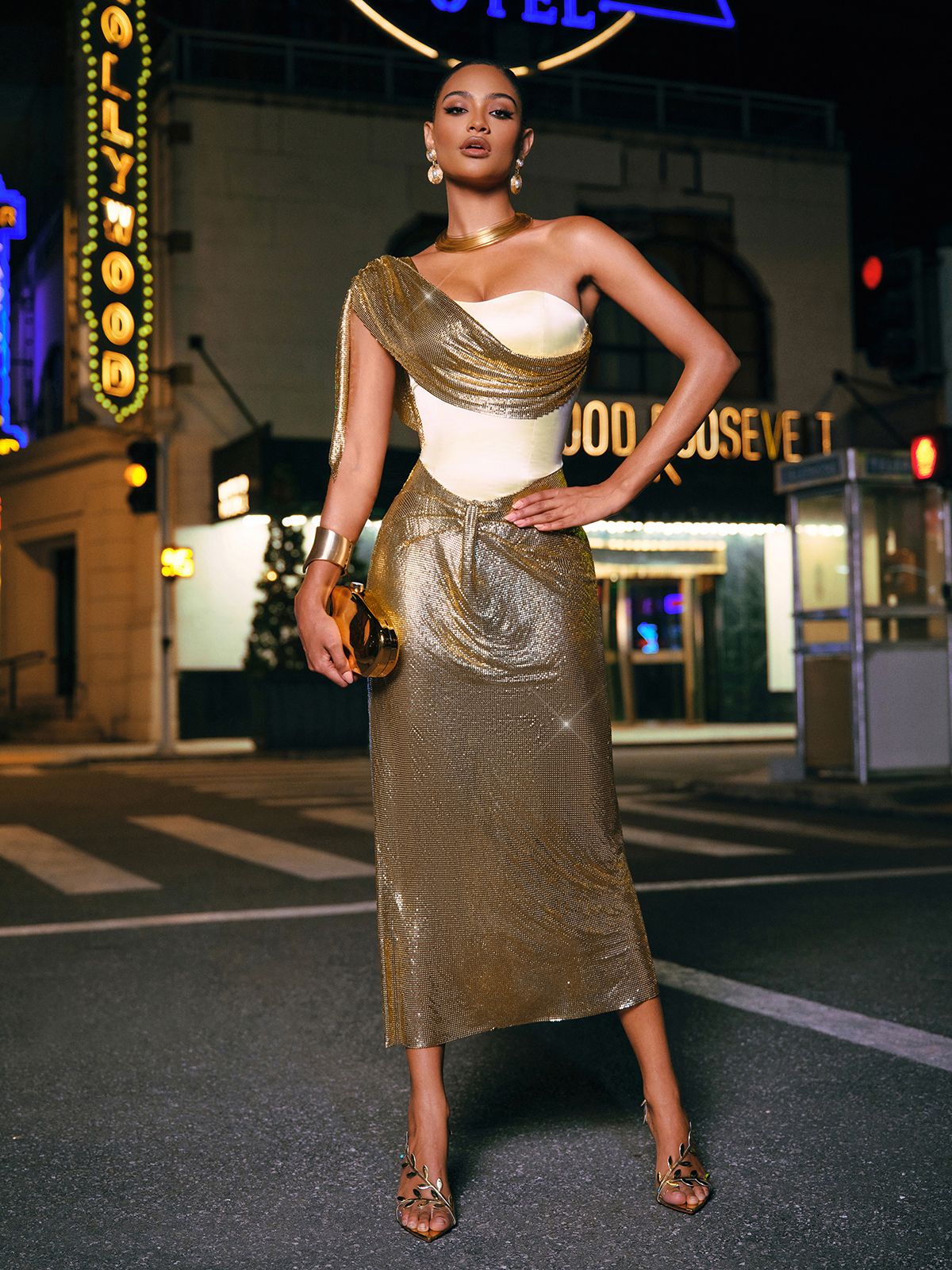 Robe midi asymétrique en cotte de mailles 