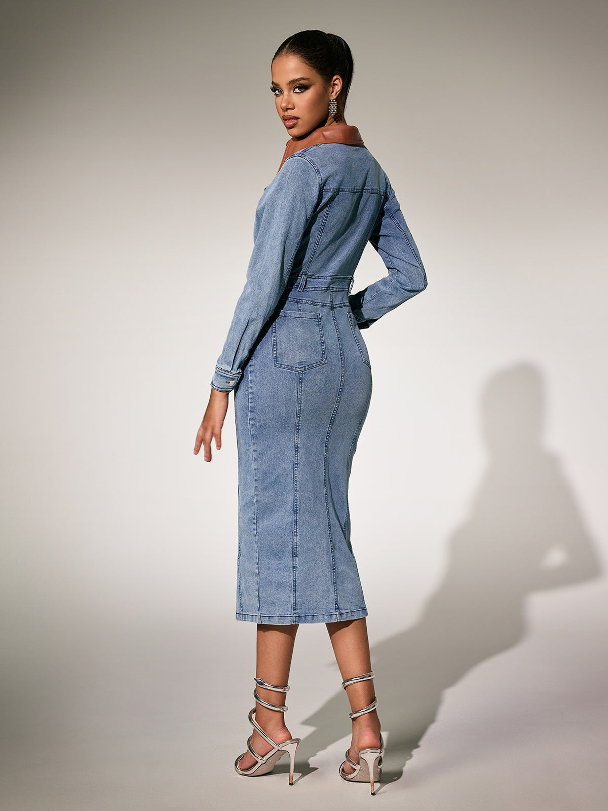 Robe midi fendue à col rabattu 