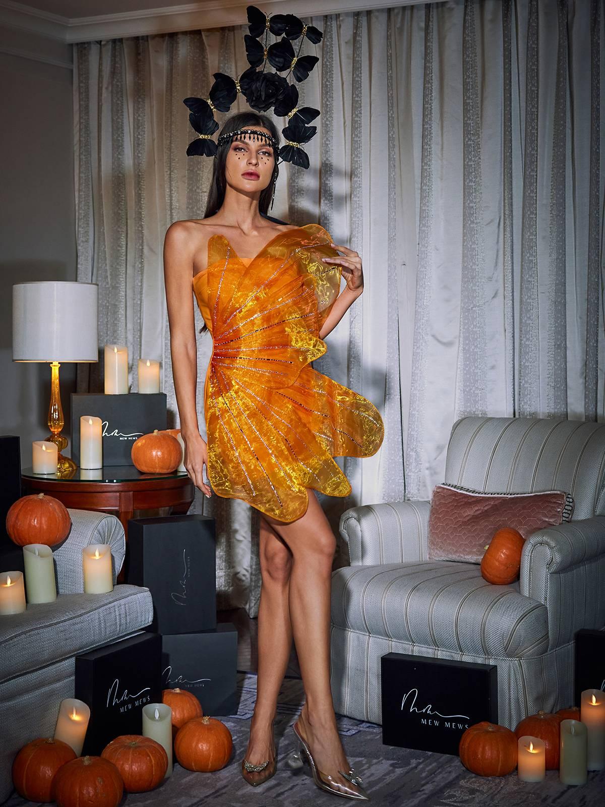 Robe courte papillon à strass 