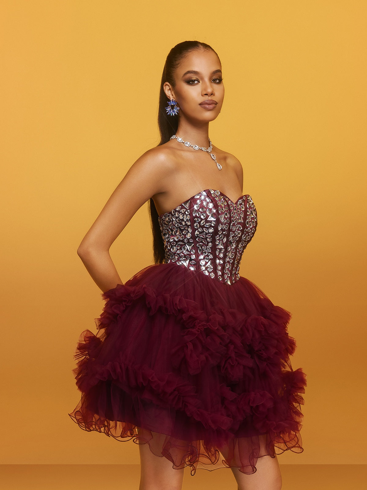 Robe bustier mini en cristal couleur vin 