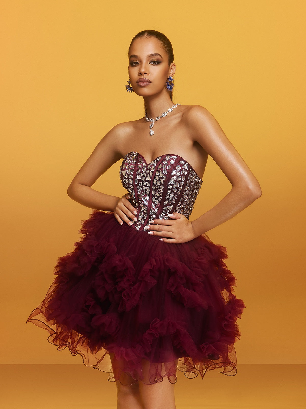 Robe bustier mini en cristal couleur vin 