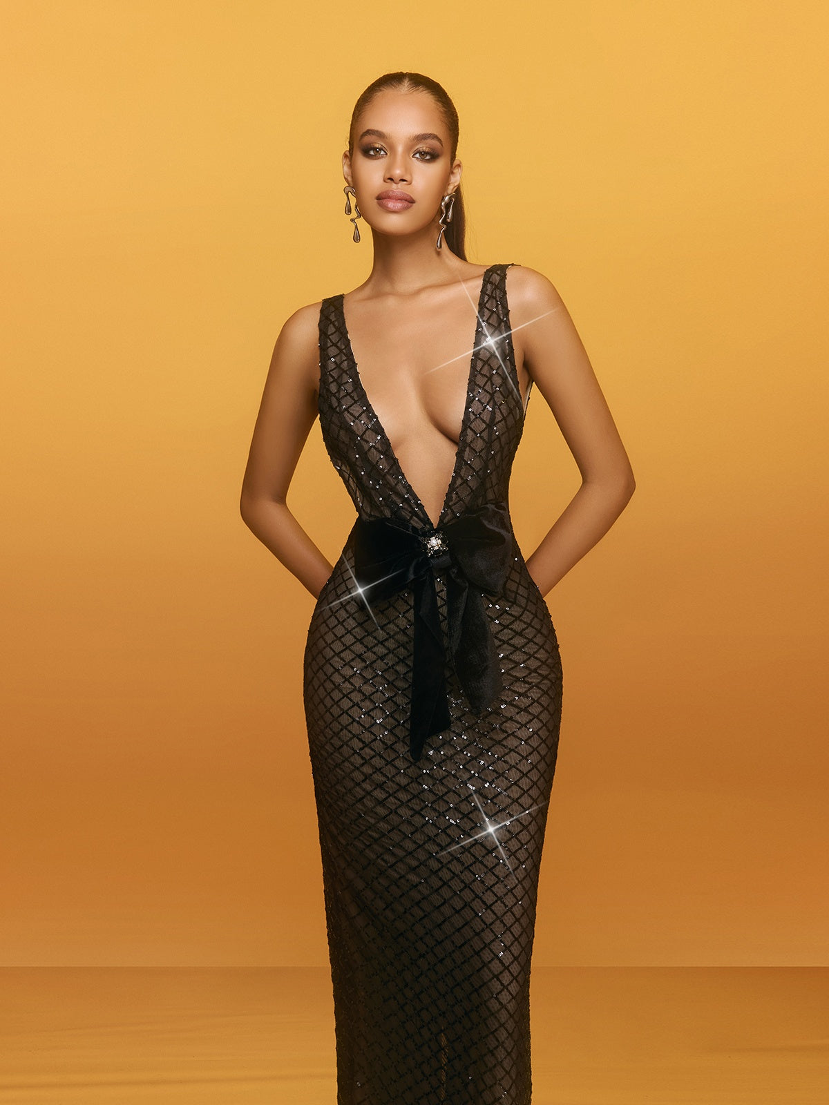 Robe longue à sequins et nœud papillon à col en V 