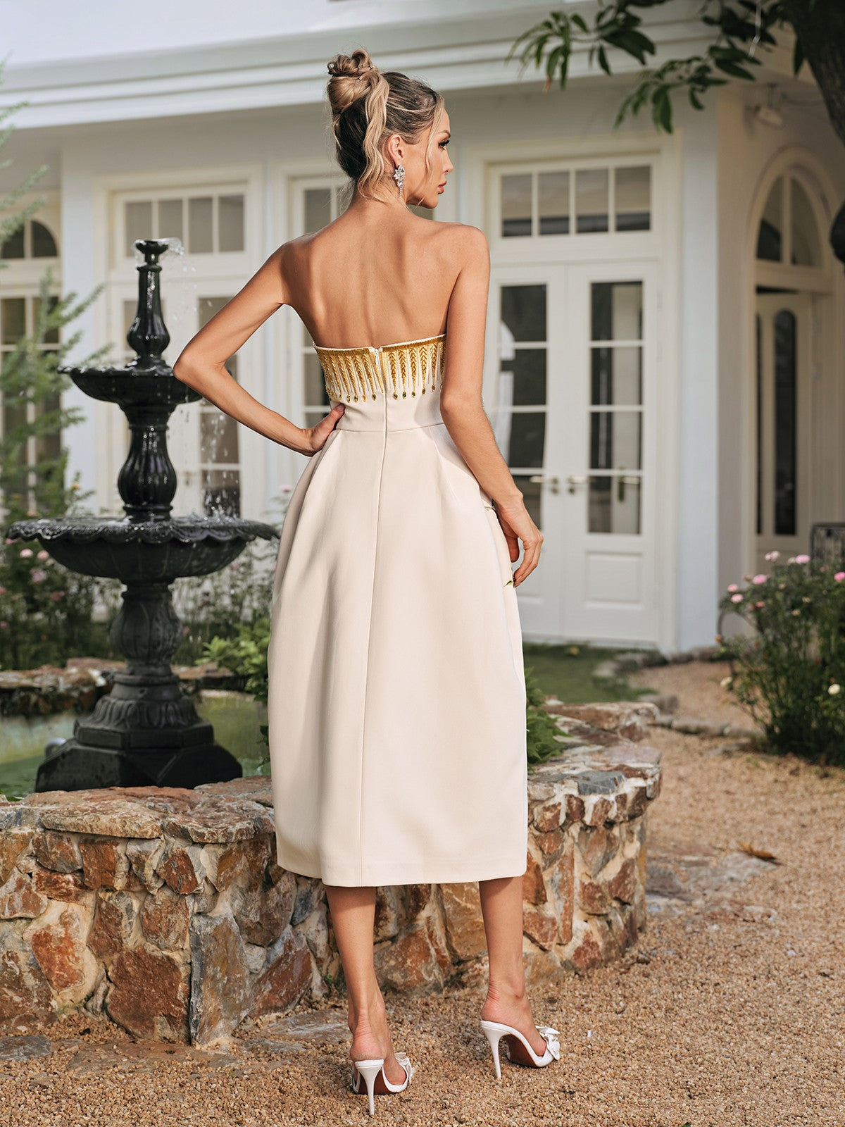 Robe midi bustier brodée 