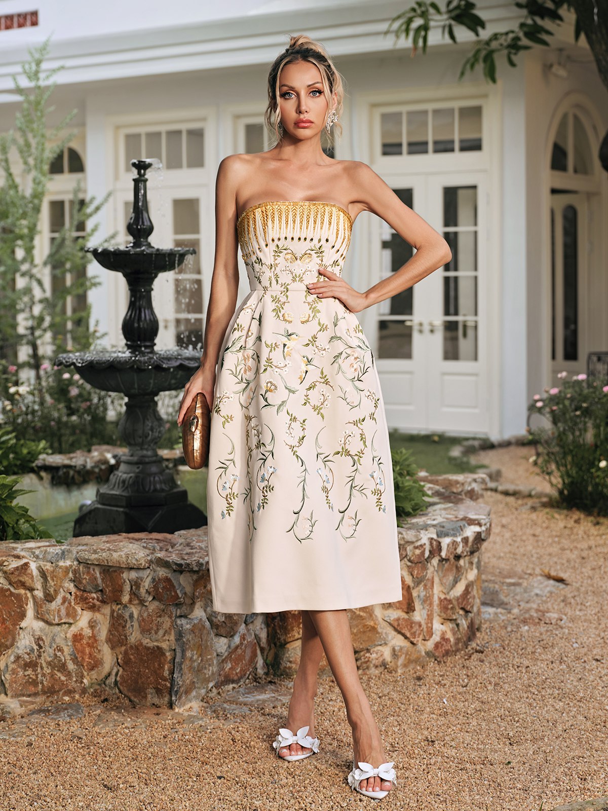Robe midi bustier brodée 
